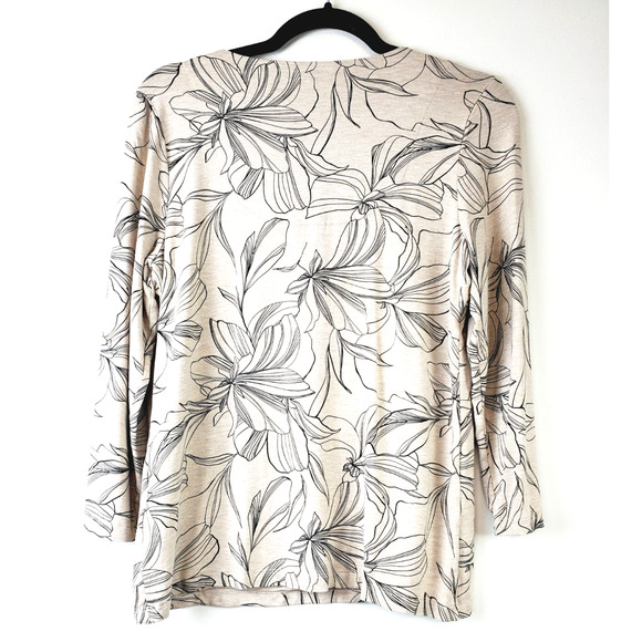 Chico's 1 Womens Top Medium Stretch Floral Print Square Neck Beige Black Comfy - Picture 4 of 9